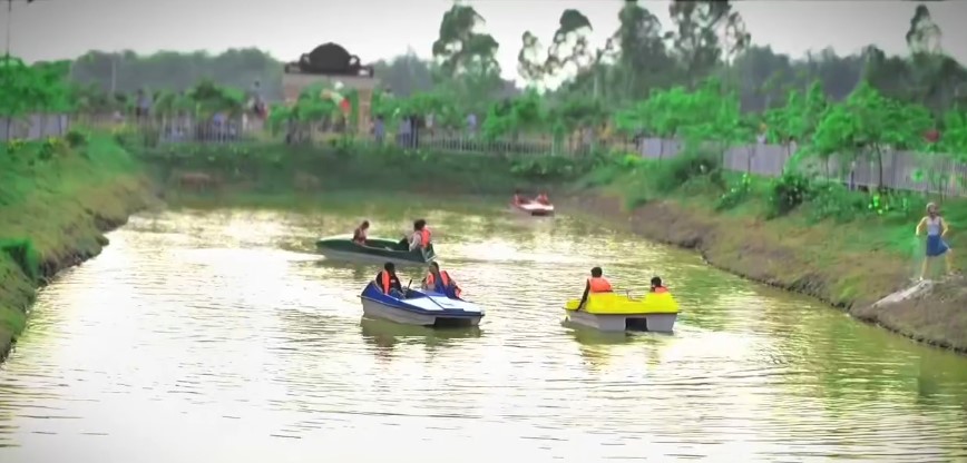Visitors enjoying a boating ride